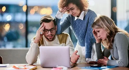 Equipe de TI sobrecarregada: o que fica sem cobertura